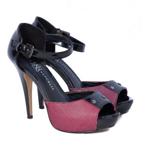Rock & Republic Shoes - Rock & Republic Patent Leather Mesh Heels Sz 7.5